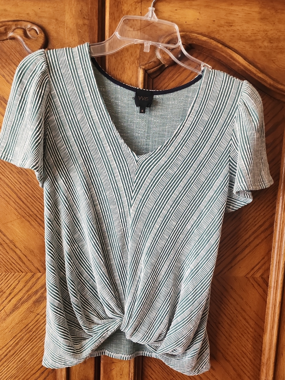 W5 Green and White Striped Twist-Front V-Neck Short Sleeve Top S